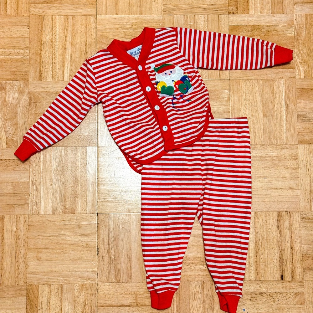 Patsy Aiken Christmas Santa Pajama Set Hi-Low Hem Appliqué Vintage style
